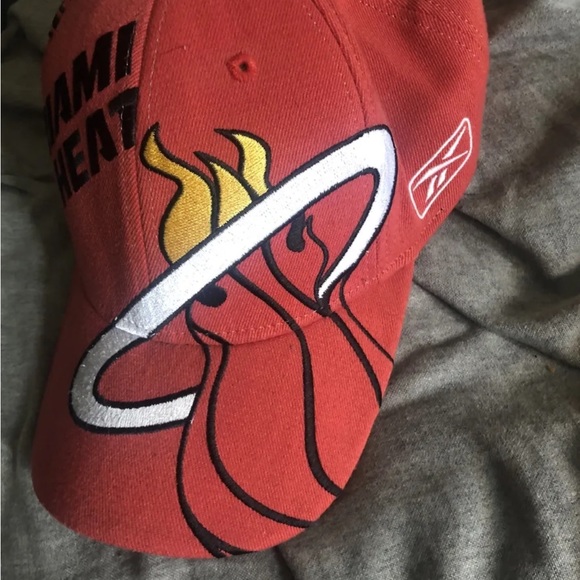 MIAMI HEAT RARE HAT - Picture 2 of 6